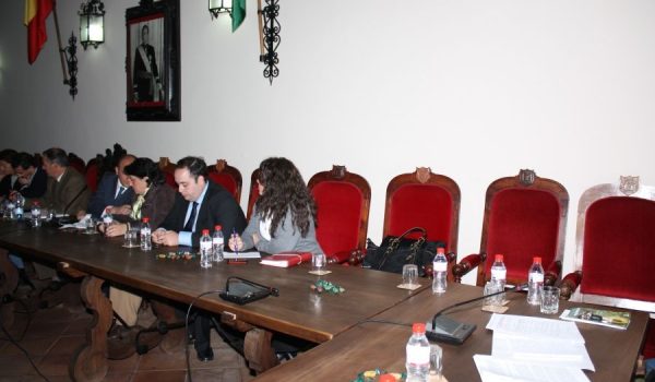 El Pleno terminó con sólo quince concejales por ausencia de Juan Fraile, Encarnación Narváez y Antonio Aranda y el abandono de tres ediles populares.