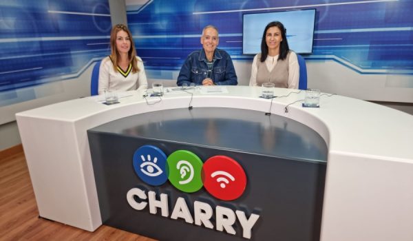 Lourdes Serrano, Carlos Lebrun y Cati Jaramillo en los estudios de Charry TV