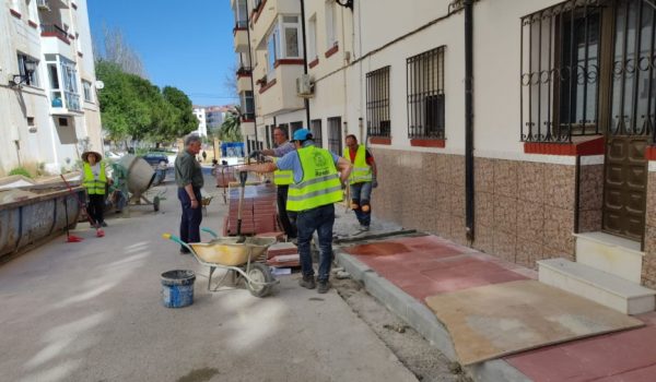Se realizará en los puestos de administrativos, operarios y peones de albañiles