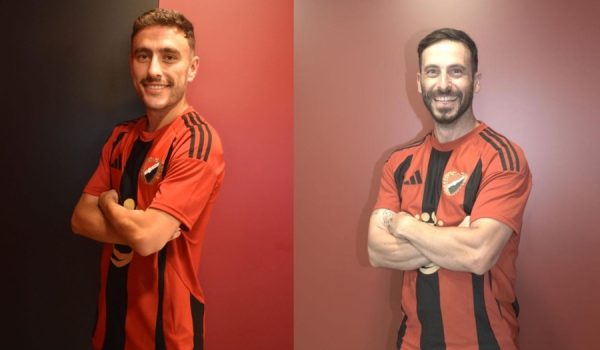 Los dos delanteros militan esta campaña en el equipo rojinegro, en División de Honor