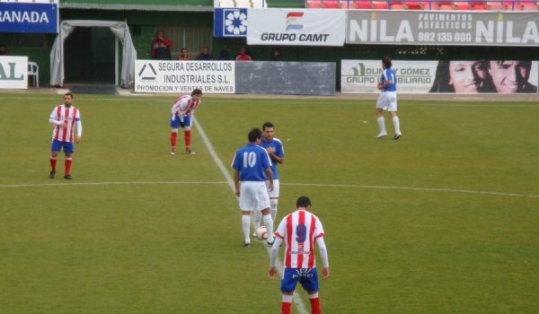 Salva García anotó el único gol rondeño en la primera mitad.