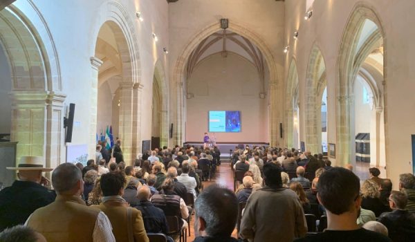 La cita tuvo lugar en la capilla del Convento de Santo Domingo.