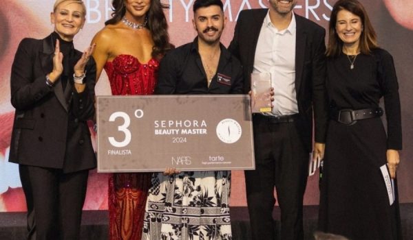 Caballero recogiendo su premio tras la celebración de la fase final el pasado 17 de octubre.