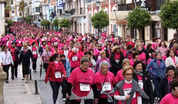 Las marchadoras, a su paso por la avenida Virgen de la Paz.