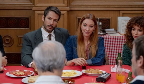Albarracín junto a la actriz Natalia Rodríguez en el final de la serie Amar es para siempre.