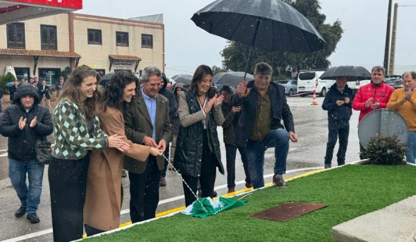 Este mediodía se ha destapado la placa conmemorativa