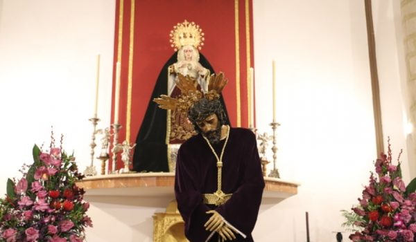 Padre Jesús se encuentra con su madre, la Virgen de los Dolores, tras su proceso de restauración