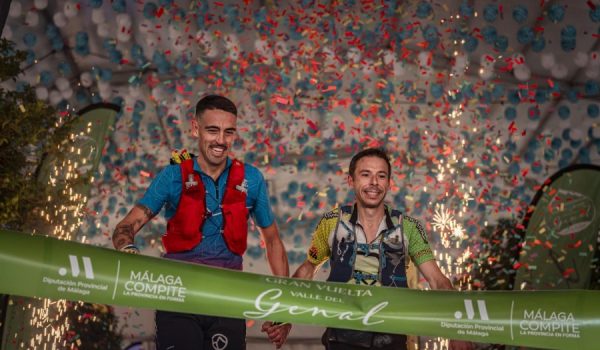 Alfonso Sánchez Reina, “Alfi” del Alpino Benalmádena, y José María Garrido Reyes del Club Hacho Trail Rute llegando a meta
