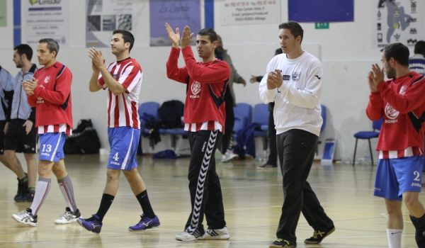 Tras una sobresaliente temporada regular, la situación económica puede privar a los rondeños de optar al ascenso.