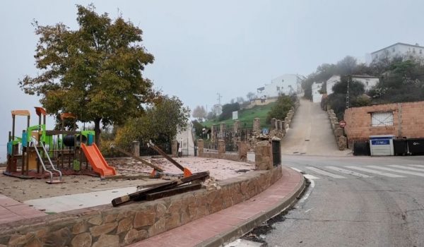 Este parque infantil quedó anegado de barro el pasado 14 de noviembre.