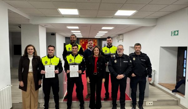 La presentación ha tenido lugar en el salón de plenos del Ayuntamiento