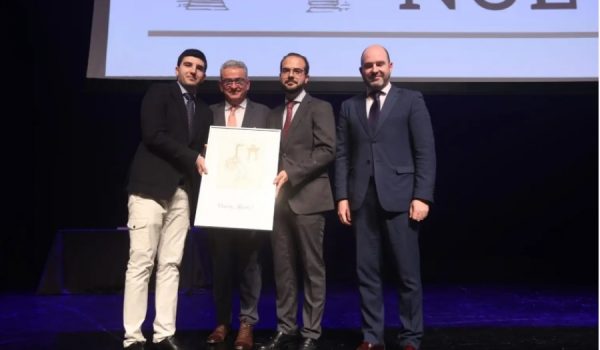 Los responsables de Vinalium recogieron el galardón en la noche de ayer