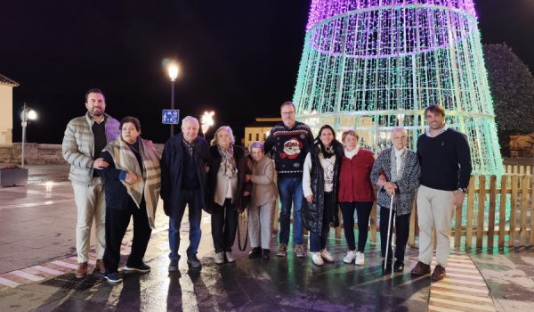 Foto de familia con algunos de los participantes