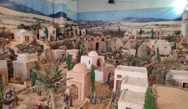 Al fondo, la emblemática infraestructura.