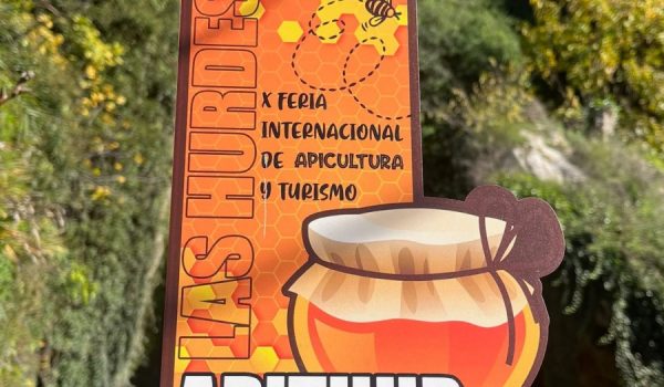 Galindo ha conseguido el premio a mejor miel oscura en la X Feria Internacional de la Apicultura y el Turismo de las Hurdes