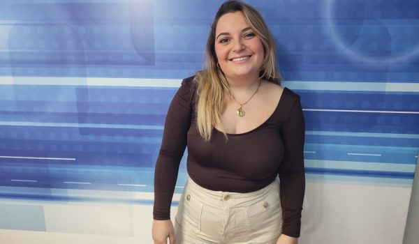 La joven está finalizando sus estudios universitarios en Sevilla.