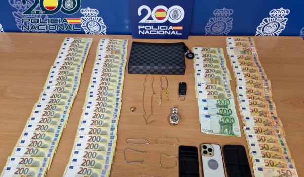 Se hacían pasar por hombres de negocios, agentes inmobiliarios o coleccionistas de joyas de alto nivel para engañar a sus víctimas en Málaga y Alicante.