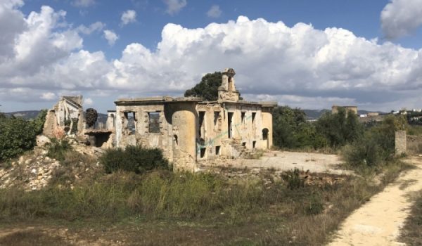 La alcaldesa de Ronda ha asegurado que con esta actuación se preservará la imagen de la cornisa del Tajo