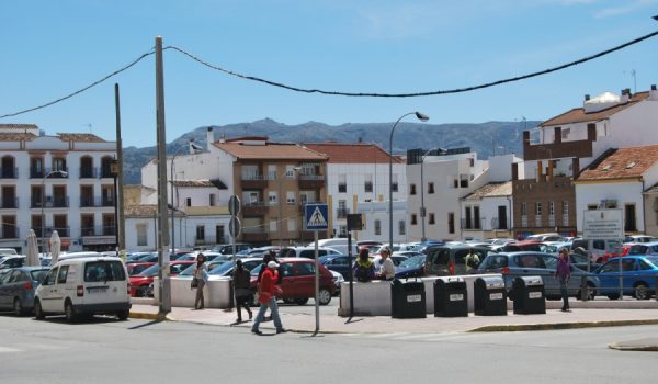 Tres trabajadores municipales se encargarán de controlar el correcto funcionamiento del aparcamiento.