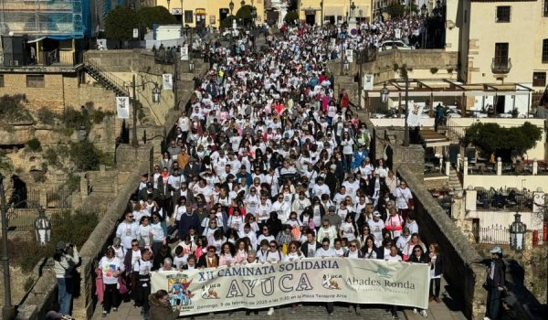 Cabecera por el Puente Nuevo.