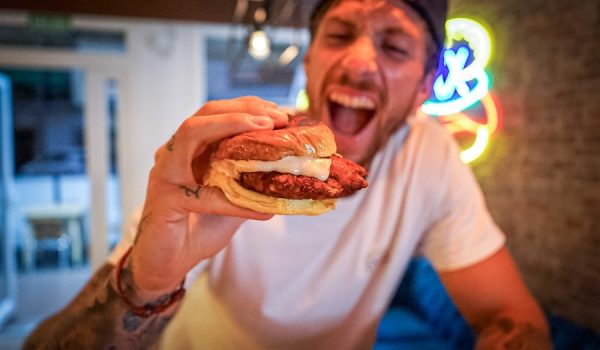 El rondeño Fran Rodríguez es el responsable y fundador de esta hamburguesería gourmet.