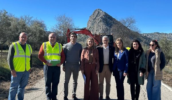 Nieves Atencia destaca que las obras forman parte del tercer plan de asfaltado que realiza la institución en la red viaria provincial