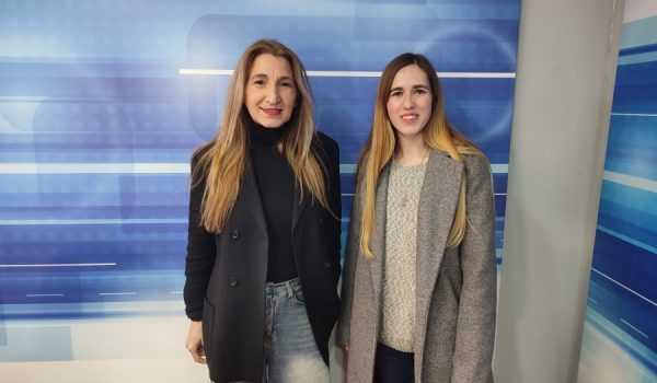 Pastora Rodríguez, presidenta de AOPA y Francis Gamarro, educadora social.