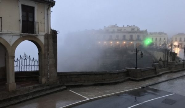 El presidente de la Junta de Andalucía, Juanma Moreno, ha solicitado en en redes precaución a los vecinos ante la alerta roja por lluvias en la Serranía de Ronda