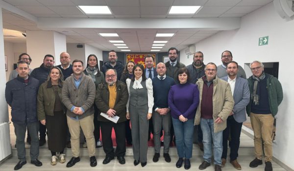 La firma tuvo lugar ayer en el salón de plenos