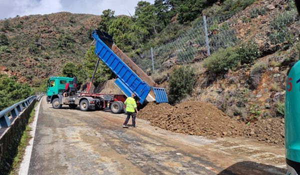 Están actuando especialistas en estabilización de taludes