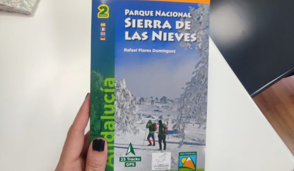 La publicación consta de dos mapas, uno de la zona norte y otro se la zona sur, a escala 1:25.000