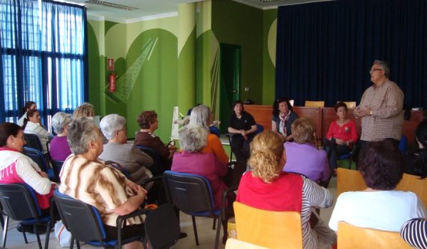 La detección precoz, cuando el tumor no está extendido ni evolucionado, eleva el porcentaje de curación hasta casi el 90%.