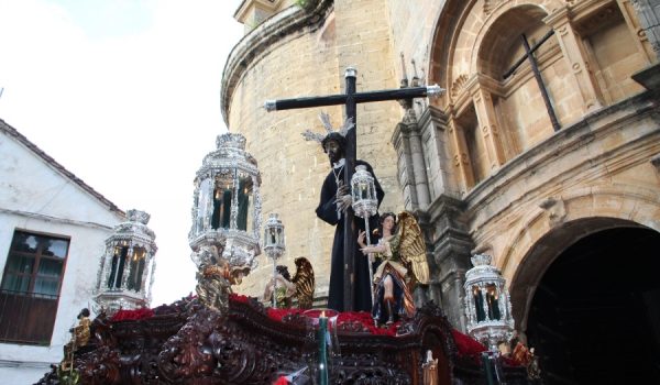 Salida del Señor del Perdón.