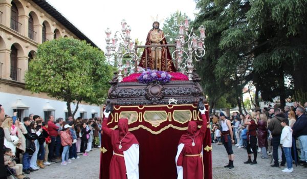 El Señor de la Escala en plaza Duquesa de Parcent.