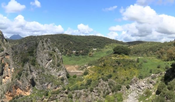 Esta zona es muy transitada a diario por deportistas, especialmente en bicicleta y aficionados a los otros deportes de aventuras.
