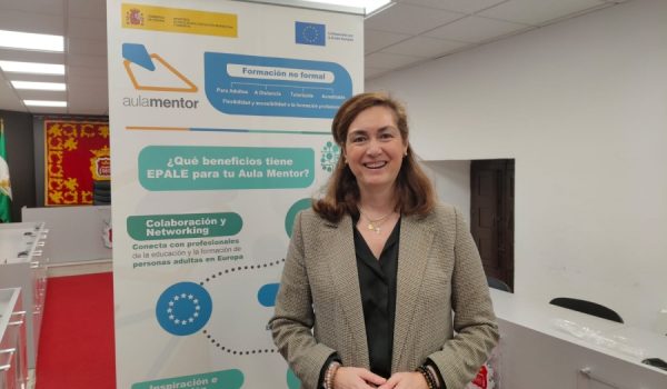 La delegada de Educación, Cristina Durán, en rueda de prensa
