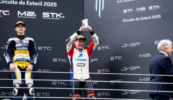 En Portugal hizo P14 en la primera manga, en una tanda con muchas dificultades por la lluvia, y P2 en la segunda manga para terminar 5º en el global de carrera.