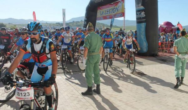Imagen de archivo de una salida de ciclistas desde la Ciudad Deportiva