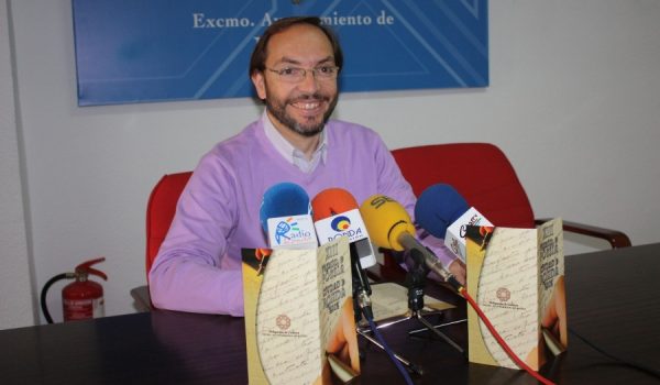 Se ha establecido un premio único e indivisible de 2.500 euros.