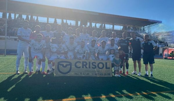 La afición rondeña acudió en masa para apoyar al equipo durante todo el encuentro