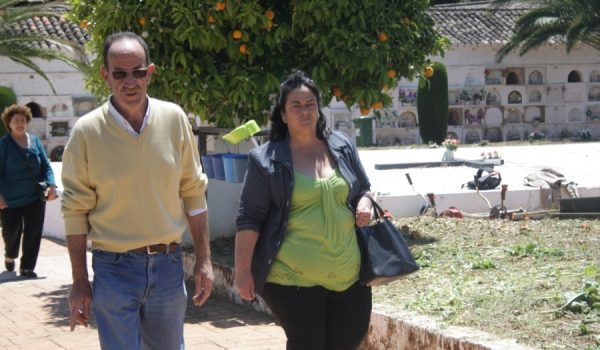 Encarnación Benítez y Antonio Cárdenas, padres de la niña.