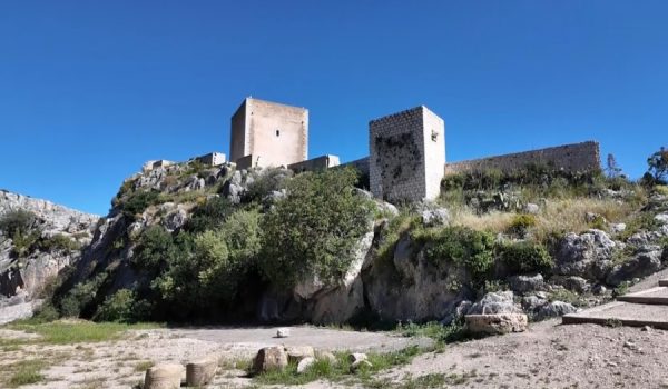 El castillo cuenta con un museo en el interior de la torre.