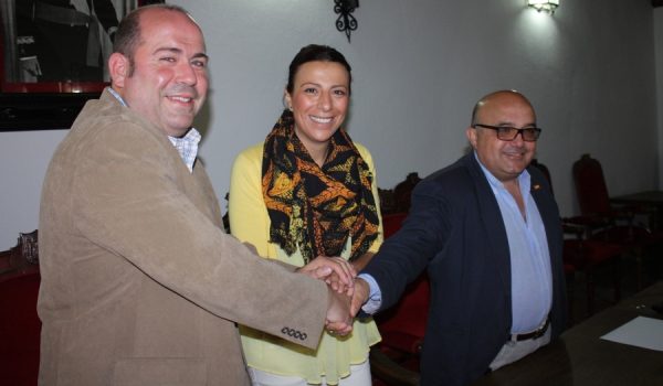 El mercado cuenta con 26 cuarteladas y una cafetería.