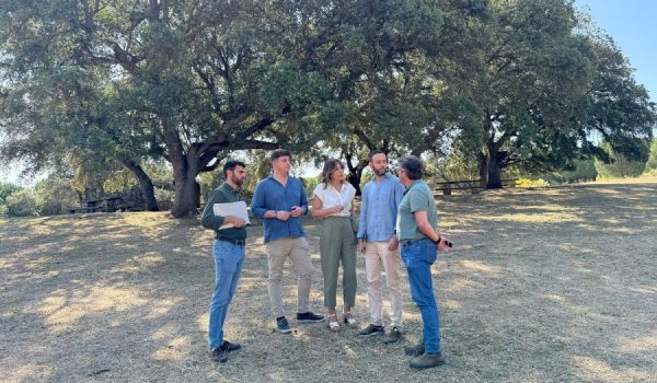 La alcaldesa de Ronda, María de la Paz Fernández, y el edil de Contratación, Jorge Fernández, han visitado la zona