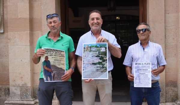 El delegado de Pedanías, Juan Carlos González junto al alcalde pedáneo, José Gil y un miembro del comité organizador.