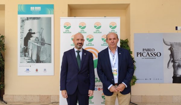 Javier Salas y Francisco Moscoso tras ofrecer una rueda de prensa
