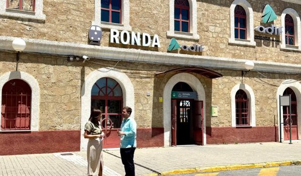 Desde el Consistorio sostienen que RENFE está dando prioridad en nuestro territorio al transporte de mercancías a costa de los desplazamientos de viajeros.