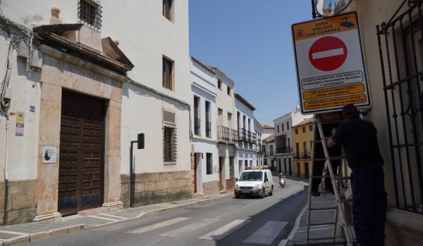 También se modificará la entrada al aparcamiento del Cuartel de la Concepción y se instalarán varios semáforos en el cruce de avenida victoria con calle Sevilla.