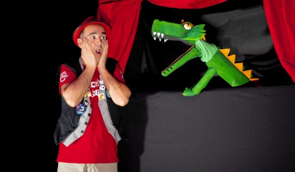 Su primer proyecto en esta compañía fue un teatro sobre medioambiente
