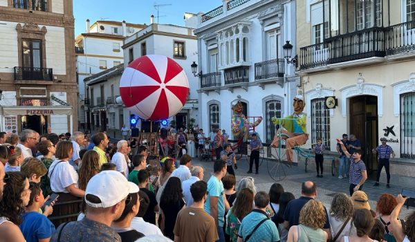 Uno de los pasacalles, en la plaza del Socorro